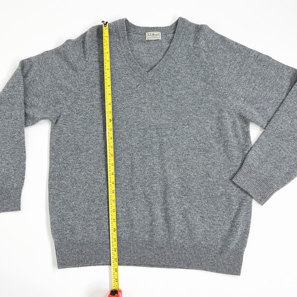 Men LL Bean Wool V-Neck Sweater - Picture 10 of 12